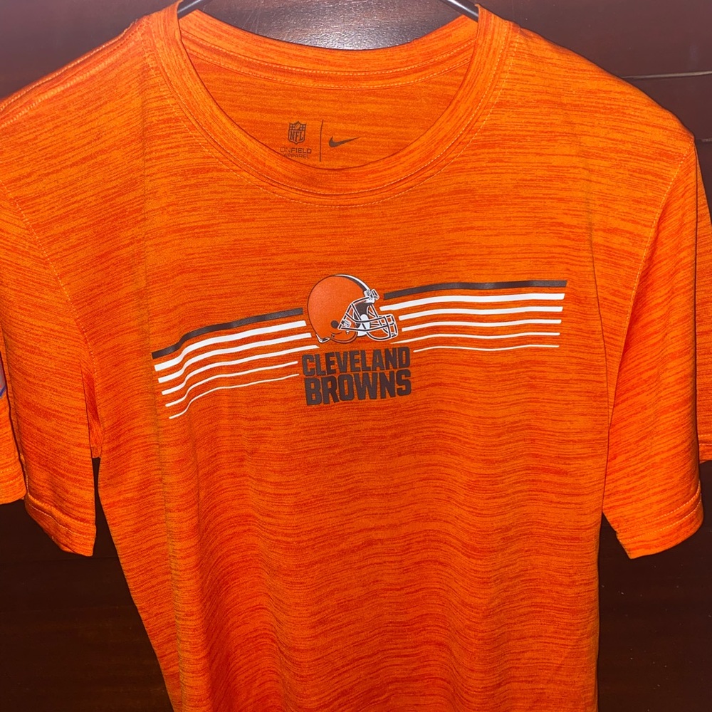 Cleveland Browns Nike t shirt. Like new!